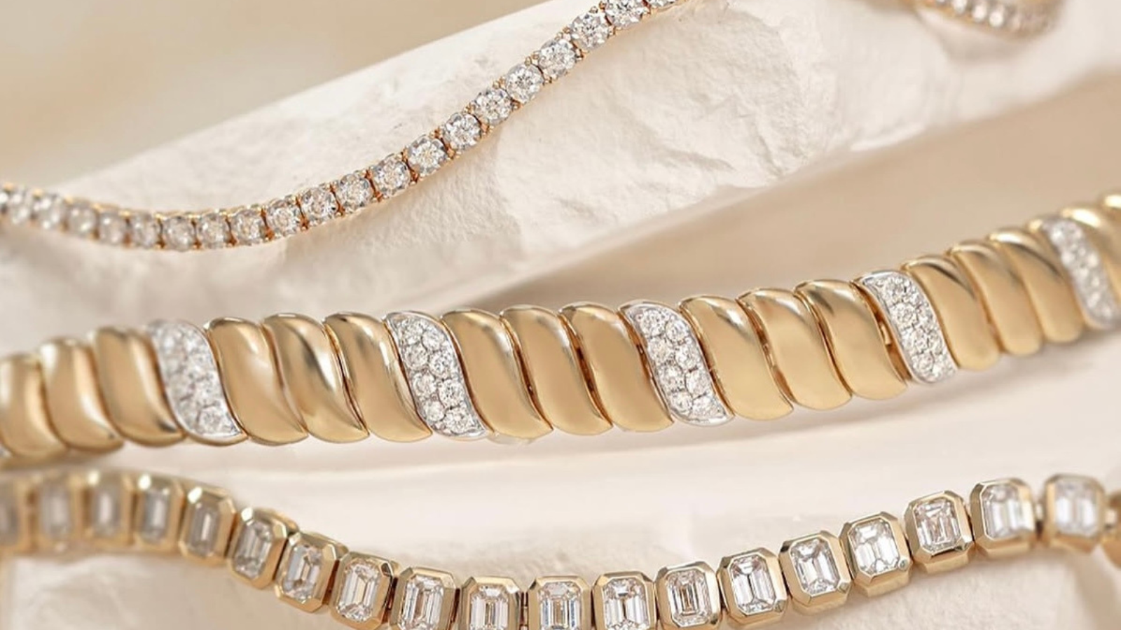 Best Gold Jewelry Gifts for 2025: What to Give and Why It Lasts a Lifetime