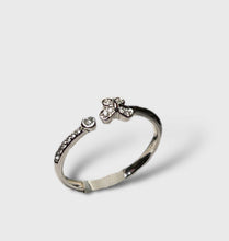Load image into Gallery viewer, 14KT White Gold Butterfly Ring
