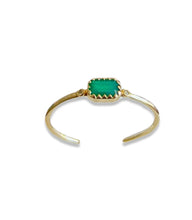 Load image into Gallery viewer, 14KT Yellow Gold Emerald Cut Round Diamond Trinity Band
