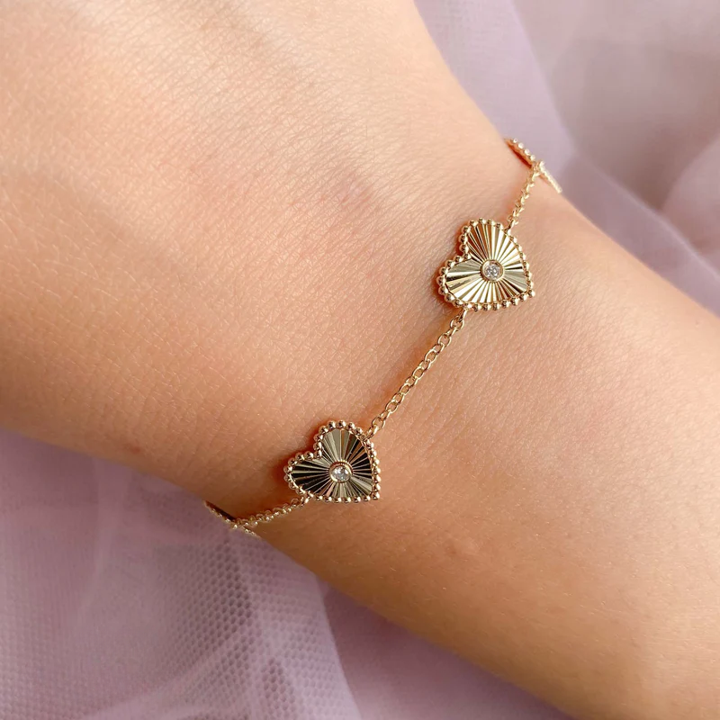 Ribbed Heart Bracelet